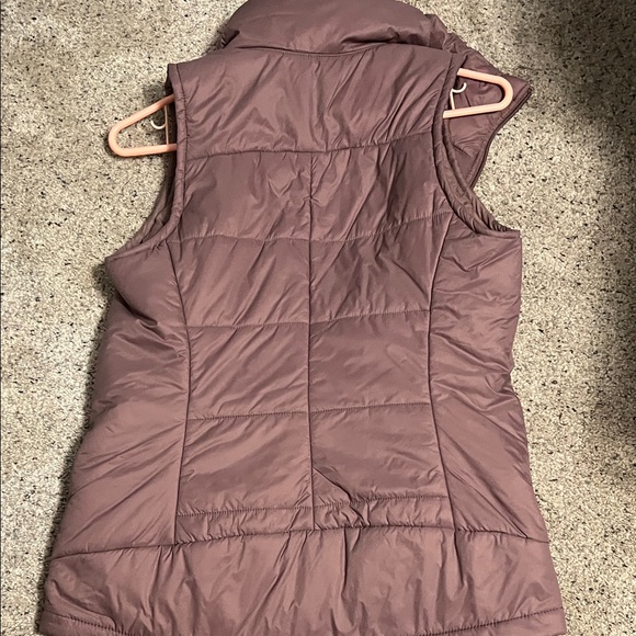 CALIA by Carrie Underwood Quilted Vest - Brown - Picture 3 of 4